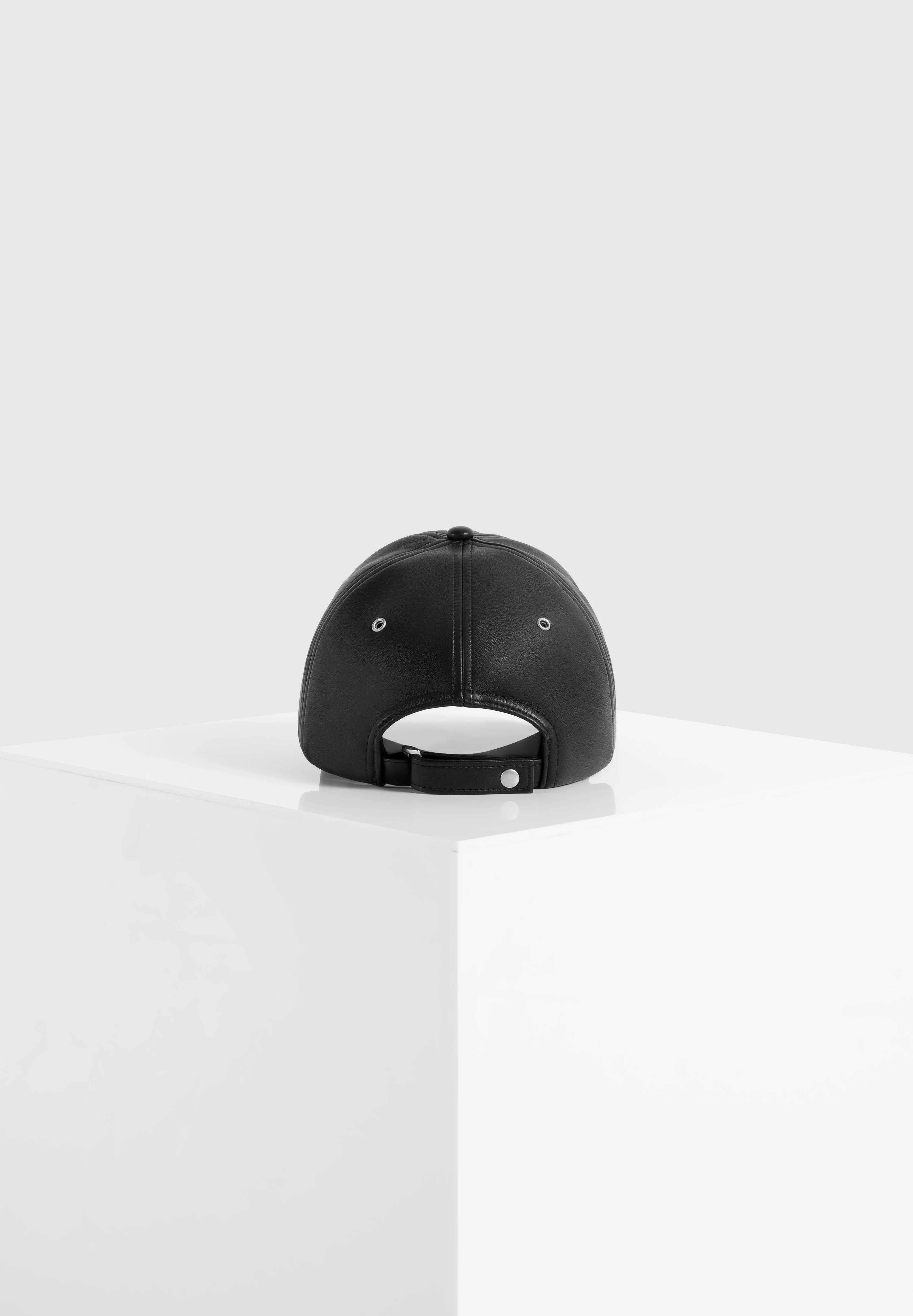 Lou - Leather Cap - Black - Image 5